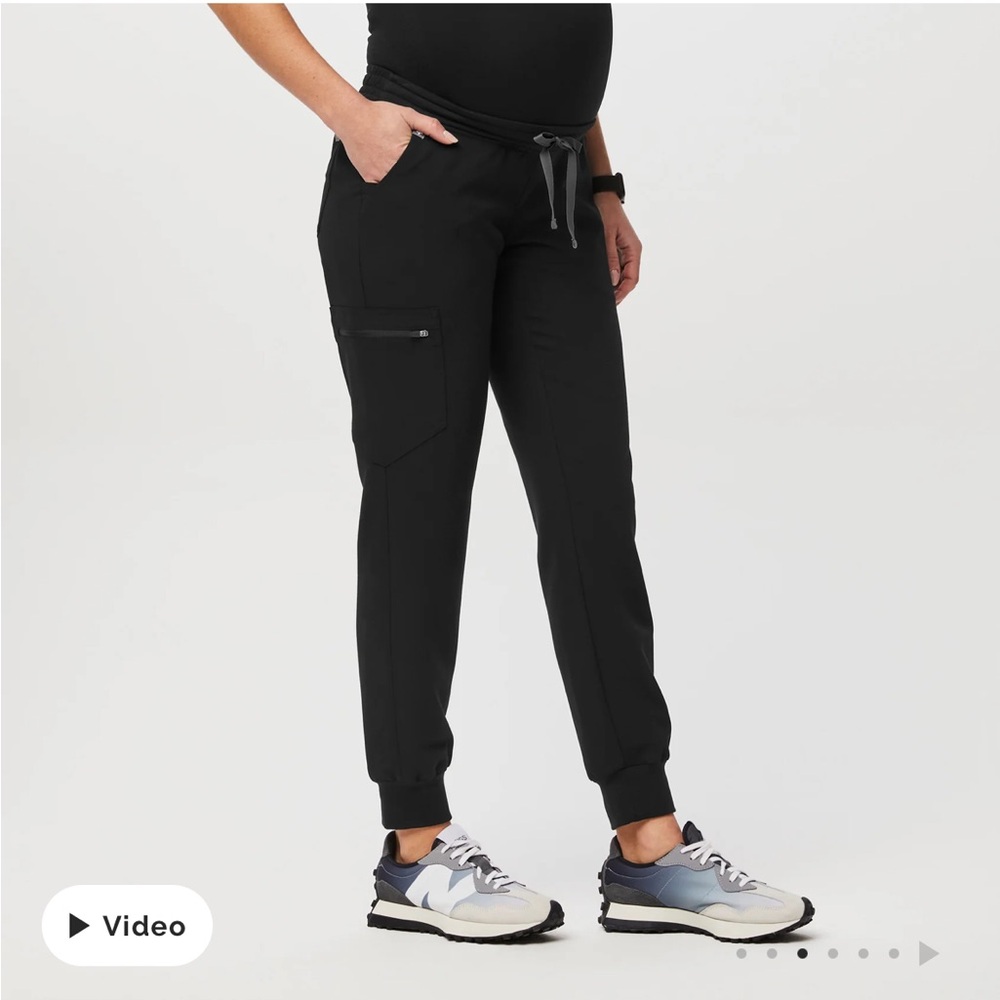 FIGS Zamora Maternity Jogger Scrub Pants
